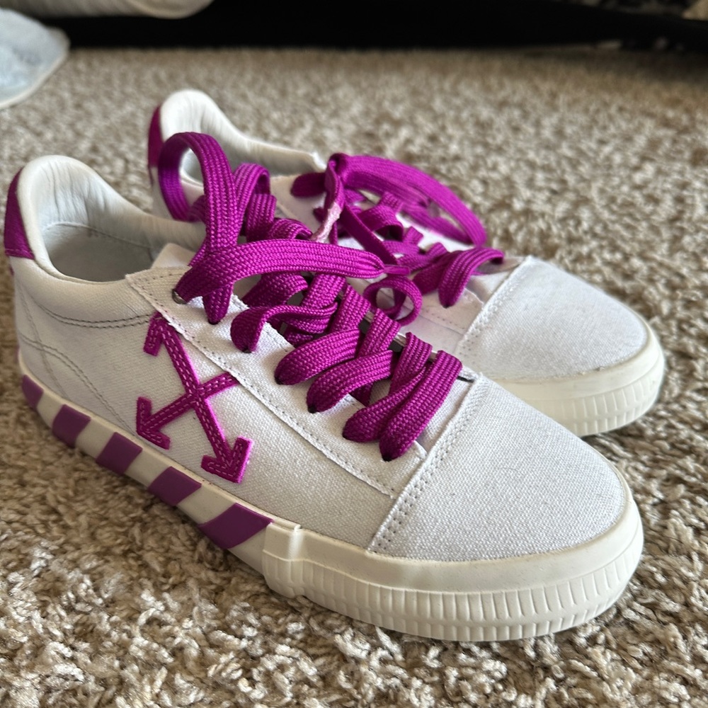 Never Worn! Off-White Vulcanized Low Top Sneaker